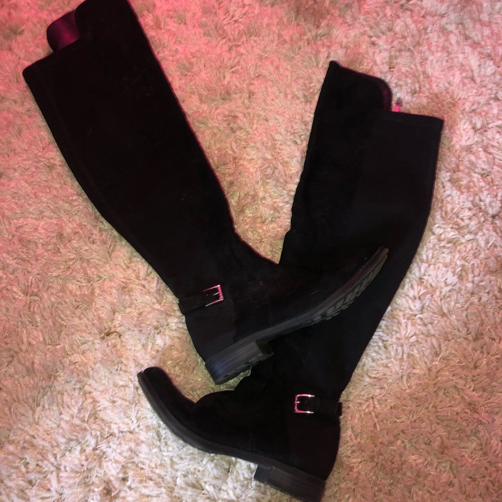 Black Unhudy Knee-High Boots